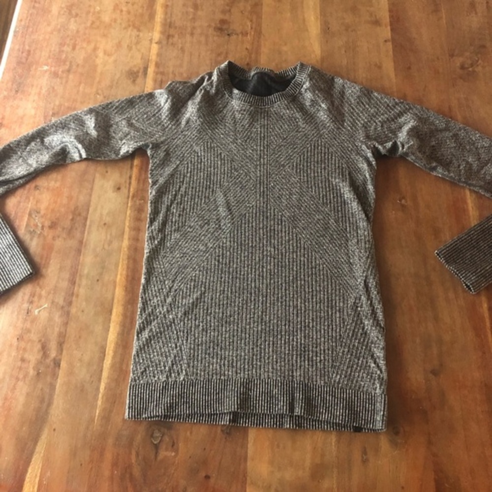 lululemon athletica Shirt Athletic Crewneck lightweight Knit Top